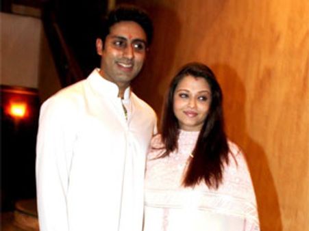 Aishwarya Rai, Abhishek Bachchan thank fans