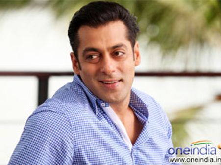 Salman Khan rescues Bodyguard director Siddique