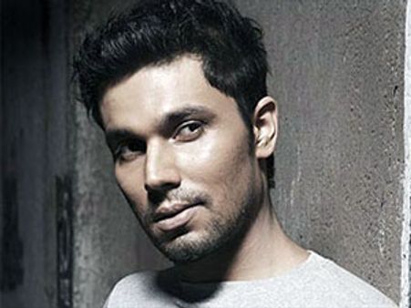 Randeep Hooda takes tips from Virender Sehwag for Heroine