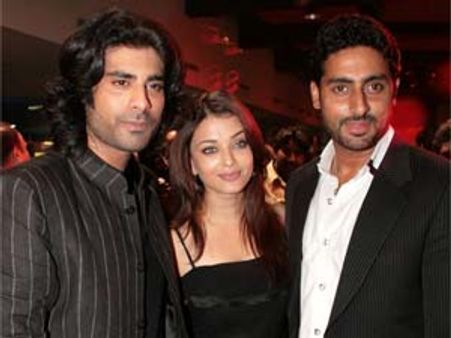 Sikander Kher bonds instantly with Aishwarya Rai-Abhishek's daughter
