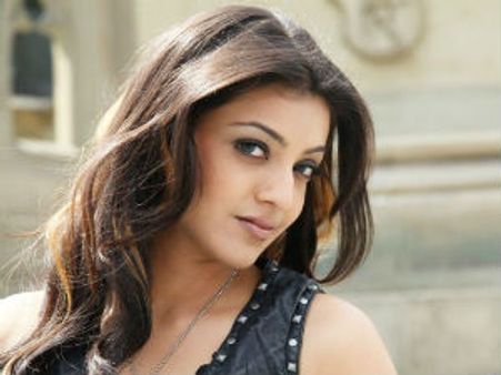 Kajal Aggarwal gushes about Vijay's Thupaki