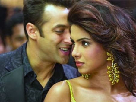 Salman Khan, Priyanka Chopra's cold war ends?