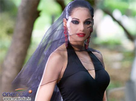 Bipasha Basu chased by her secret Russian lover