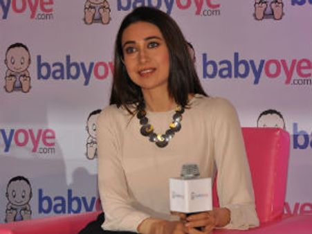 Karisma Kapoor stepping in Hema Malini's shoes