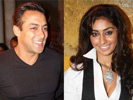 Bigg Boss 5: Mahek Chahal says she is not Salman Khan's favourite