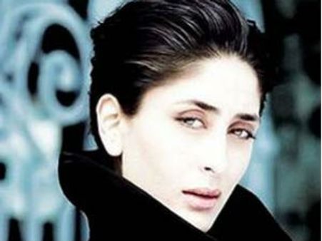 Kareena Kapoor mobbed on Heroine sets?