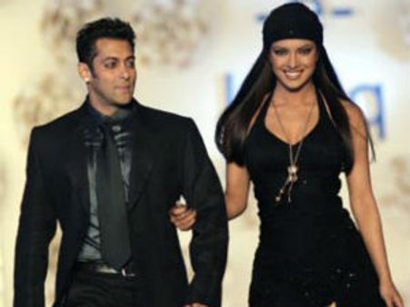Salman Khan, Priyanka Chopra to set BIG Star Awards stage on fire!