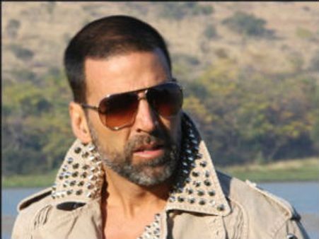 Akshay Kumar denies fight for action-hero title