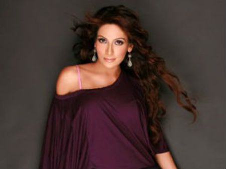 Dilli ki Billi star gets into a catfight with Sadda Adda hero