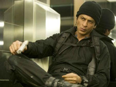 Shahrukh Khan refuses to comment on Anna Hazare
