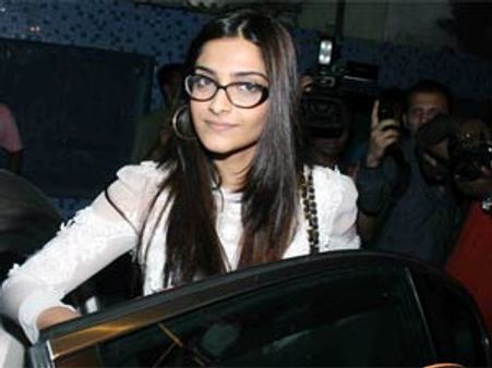 Fashionista Sonam Kapoor reveals her secret style guru