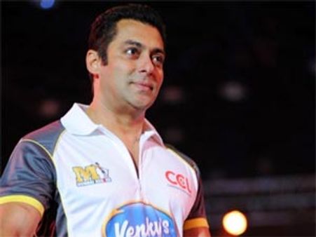 Salman Khan is like God to Himesh Reshammiya