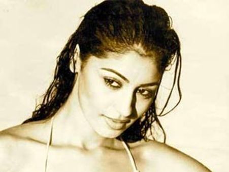Big Boss 5: Mahek Chahal re-enters without Salman's love?