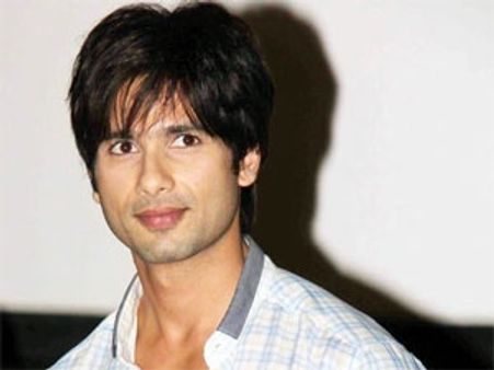 Shahid Kapoor to pay dancing tribute to Dev Anand, Shammi Kapoor