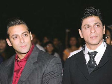 Farhan Akthar drops Shahrukh Khan for Salman Khan?