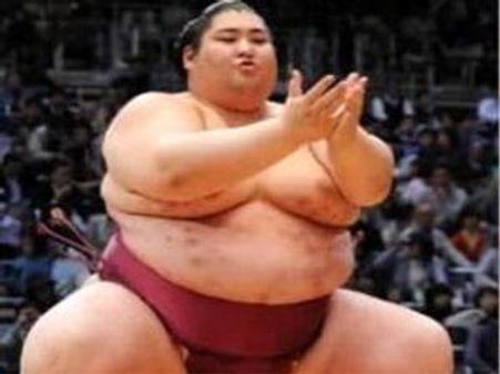 Bigg Boss 5: Sumo wrestler Yamamotoyama makes an entry