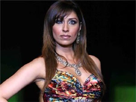Big Boss 5: Pooja Mishra calls Sunny Leone a 'fake sati savitri'