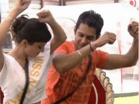 Bigg Boss 5: Amar Upadhyay was too touchy, accuses Sunny Leone