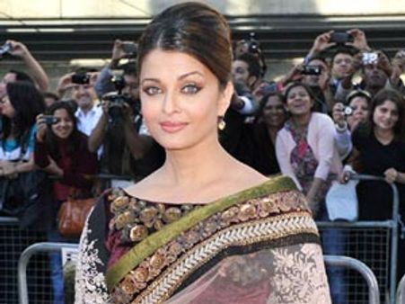 Aishwarya Rai's daughter to get her final name from grandpa Amitabh