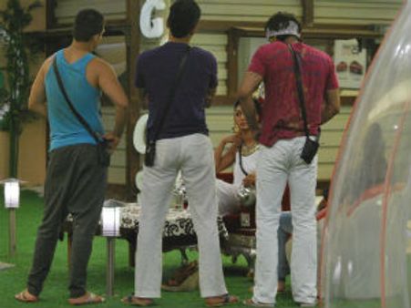 Bigg Boss 5: Siddharth, Sky, Mahek, Juhi, Amar get into banter