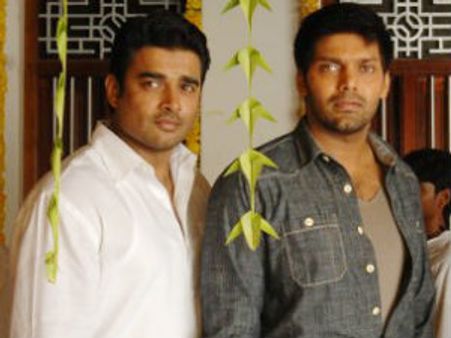 Lingusamy's Vettai releasing in 360 screens