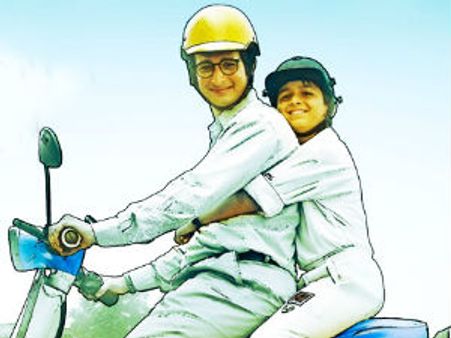 Vinod Chopra Films launching Rajesh Mapuskar with Ferrari Ki Sawaari