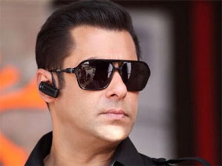 Salman Khan in love with Ranbir Kapoor's ex girlfriend?