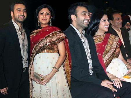 Shilpa Shetty flaunts her baby bump at Kiran Bawa's Lohri party