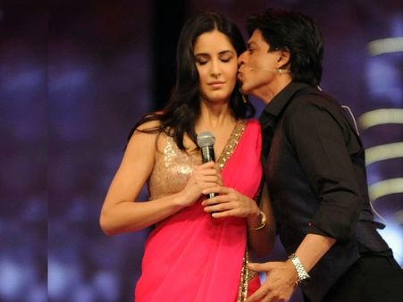 Shahrukh Khan kisses Katrina Kaif at Colors Screen Awards