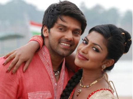 Aarya says he was embarrassed to kiss Amala Paul in Vettai!