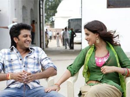 Riteish, Genelia blessed by B-town celebs