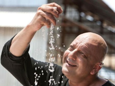 Sanjay Dutt proves himself yet again with Agneepath