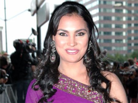 Lara Dutta runs around for her daughter