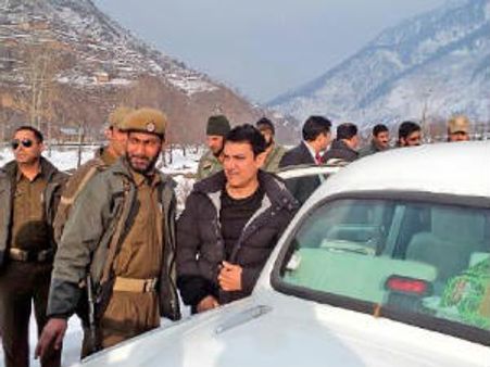Aamir Khan scouts for locations in Kashmir for his next