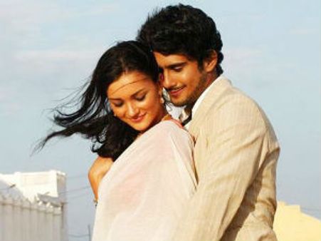 Prateik Babbar publicly professes his love to Amy Jackson