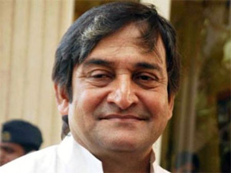 Mahesh Manjrekar to act in Shootout at Wadala?