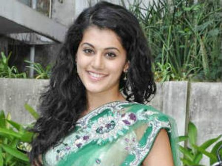 Tapasee denies romancing Ravi Teja in Venkat Prabhu's film