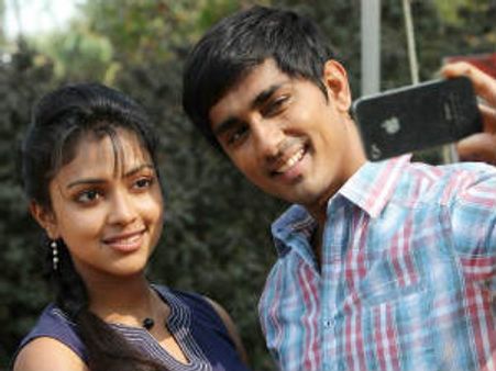 What celebrities say about Siddharth's Kadhalil Sodhappuvadhu Yeppadi?