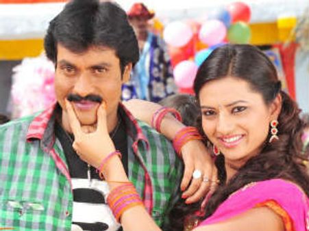 Poola Rangadu - Review