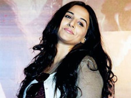 Pregnant Vidya Balan wants to have an extra marital affair
