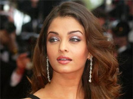 Aishwarya Rai Bachchan's baby's name might be copied by all!