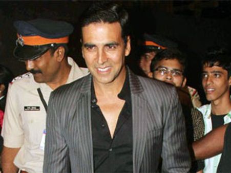 Akshay Kumar's Rowdy Rathore earns Rs 35 crore before release