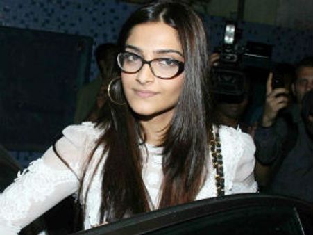 Dhanush to romance Sonam Kapoor