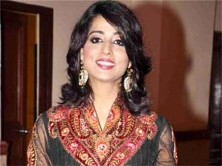 Mahie Gill grabs a role in Salman Khan's Dabangg 2