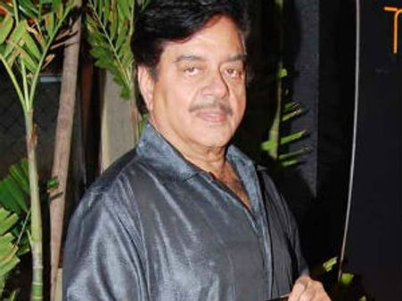 Shatrughan Sinha being exploited by good friend Shashi Ranjan?