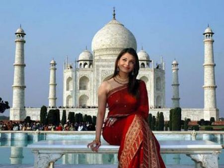 I was studying to be an architect: Aishwarya