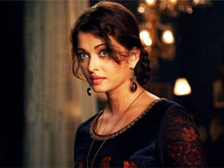 Aishwarya Rai's impeccable beauty hypnotises Hollywood DJ