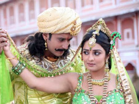 Nikita to move her hips for Darshan!