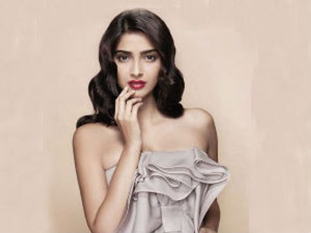 I don't have body proportions of Barbie doll: Sonam Kapoor