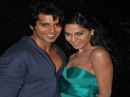 Veena Malik playing thriller, horror element in Mumbai 125 Kms